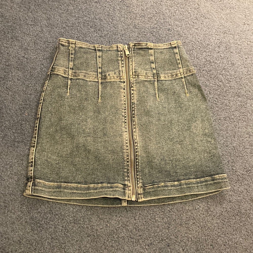 FREE PEOPLE Stretchy Denim Zip-Front Mini Jean Skirt Size 0